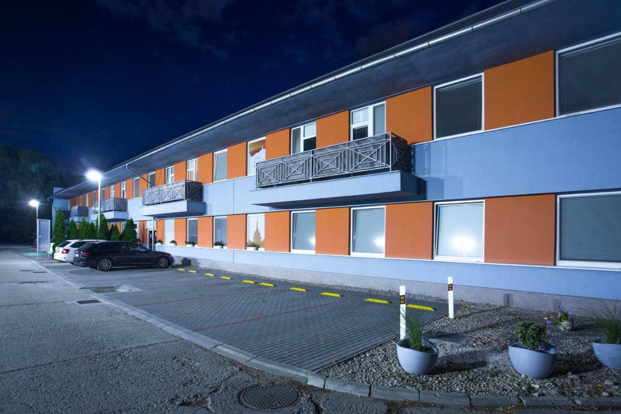 Agro Complex Apartments Neutra Exterior foto
